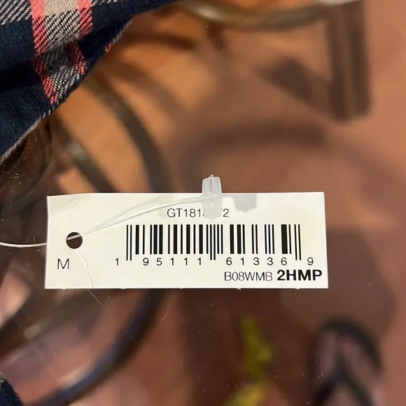 Flannel shirt + free gift 🎁 Size label M, runs small - Picture 7 of 7